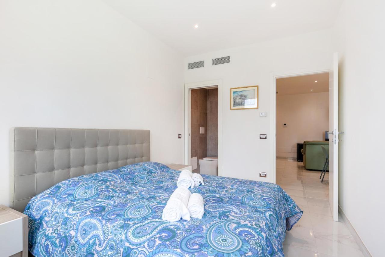 شقة Seaside Flat With Swimming Pool And Private Parking كالامْبْروني المظهر الخارجي الصورة