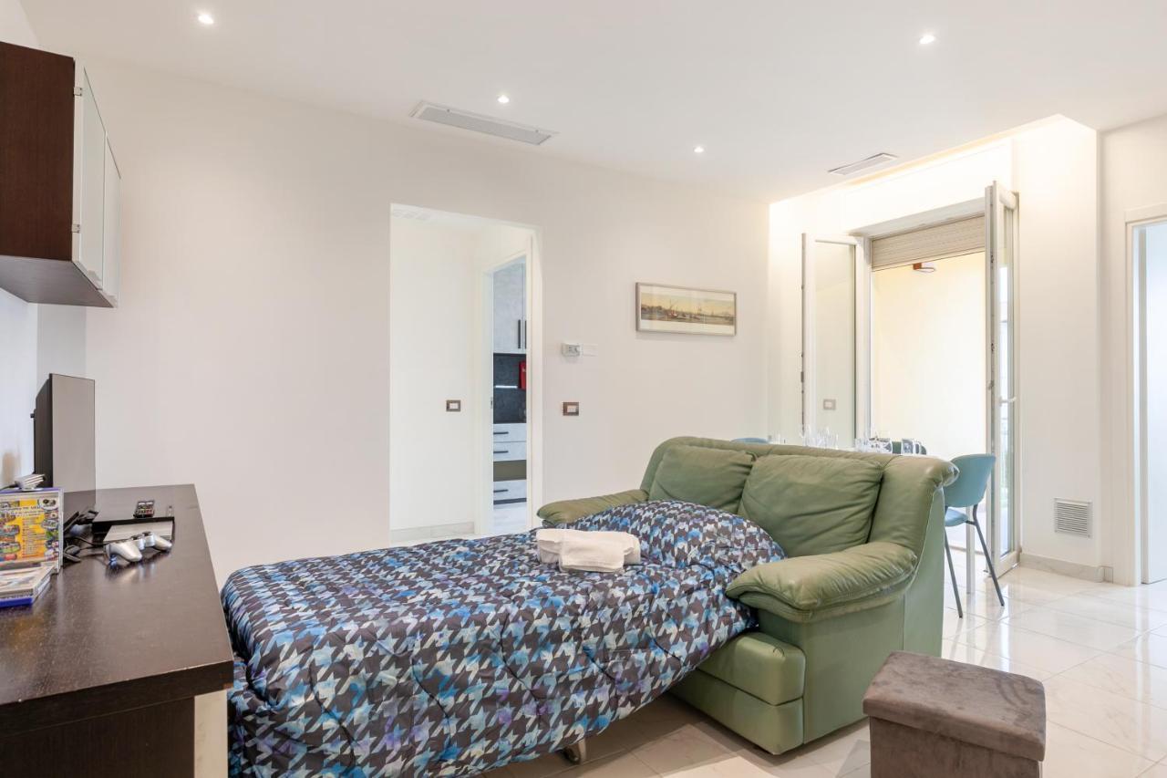 شقة Seaside Flat With Swimming Pool And Private Parking كالامْبْروني المظهر الخارجي الصورة